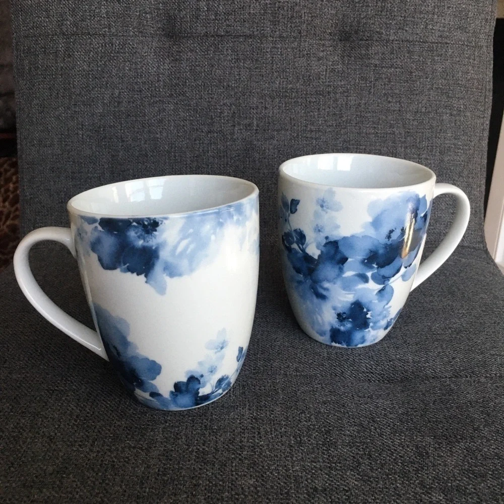 Set of 2 Midnight Roses Porcelain Coffee Mugs Blue White 12 oz